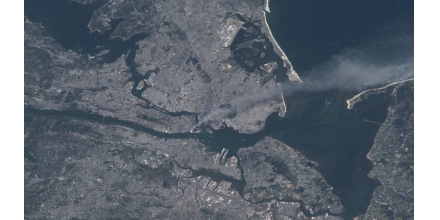 NASA released satellite images of the 9 / 11 incident. Thick smoke can be seen in Manhattan from spa