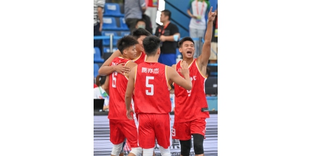 Three person basketball - semi final of men's under 19 group: Hubei team wins Shanghai team