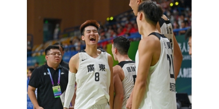 Basketball - five person basketball men's under 19 semi-finals: Guangdong team wins Shandong team